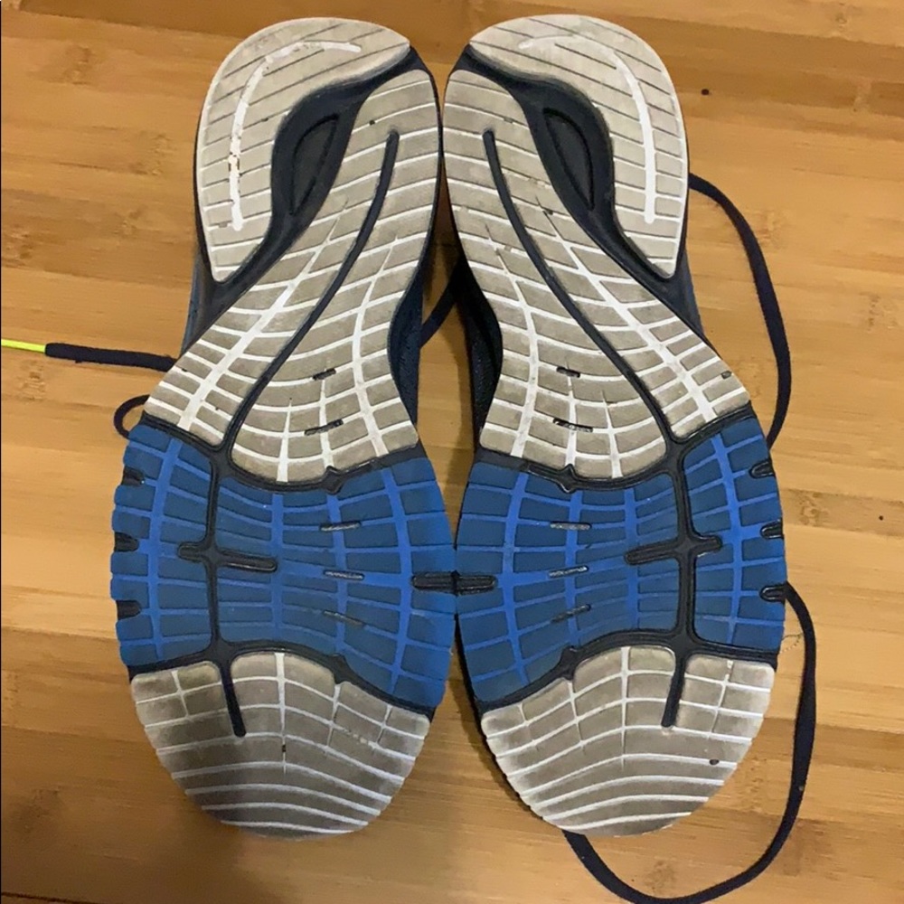 New Balance 860 v 10 2019 NYC Marathon - Picture 3 of 3